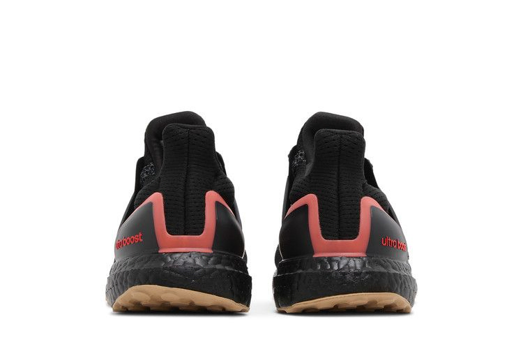 Кроссовки adidas UltraBoost 1.0 'Black Solar Red Gum'