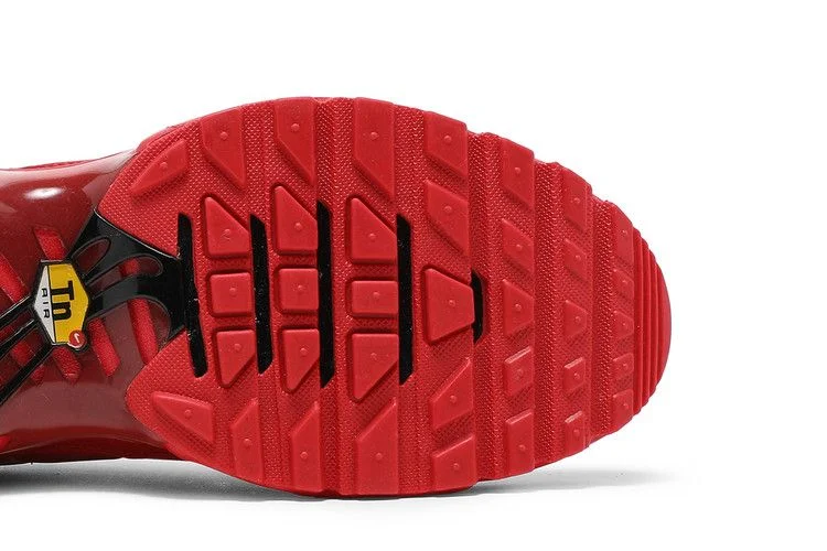 Кроссовки Nike Air Max Plus 'University Red'