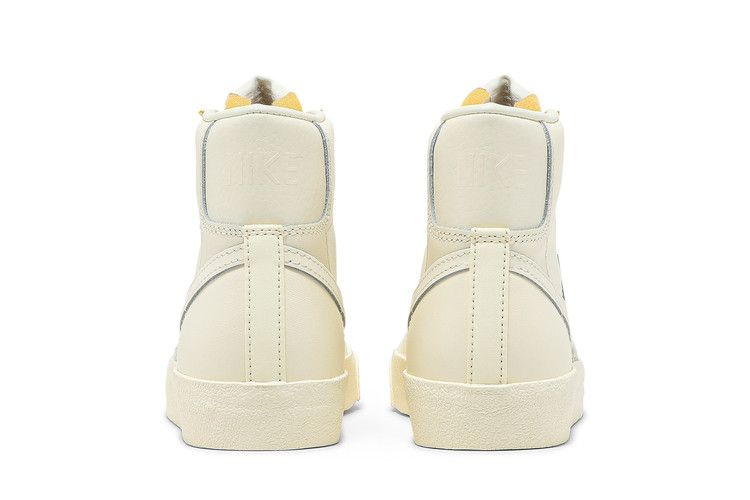Кроссовки Nike Wmns Blazer Mid '77 Vintage 'Coconut Milk'