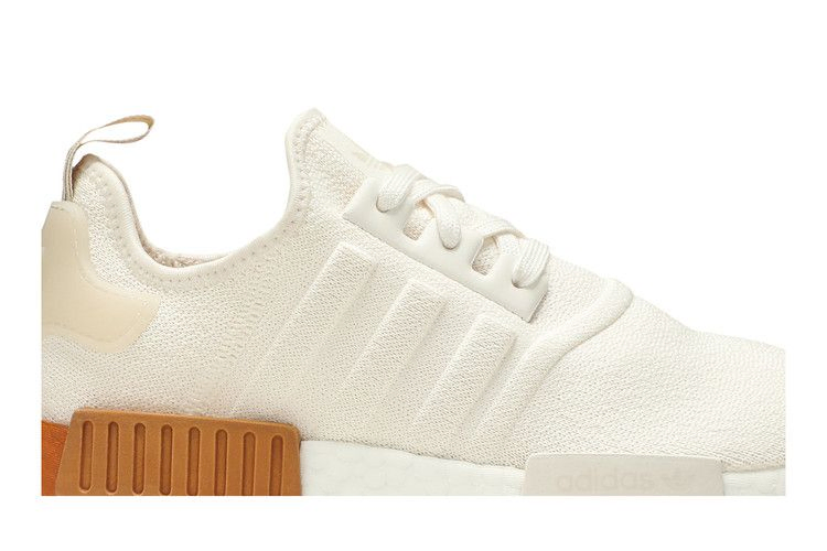 wmns-nmd_r1-white-copper-ee5170_01