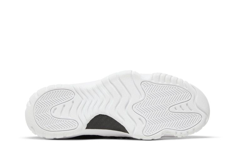 jordan-future-low-718948-002_03