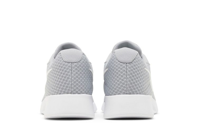 tanjun-wolf-grey-dj6258-002_05