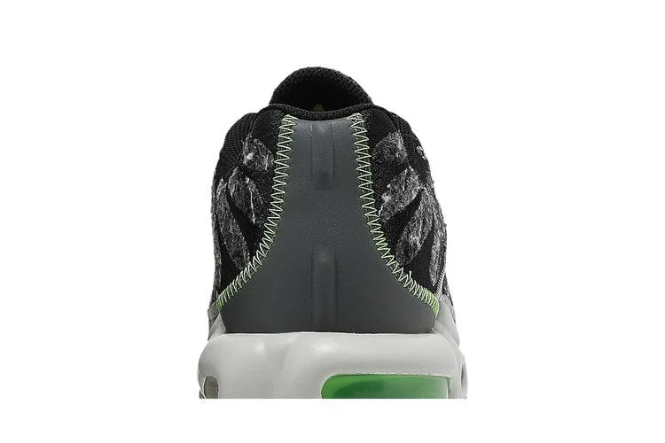 Кроссовки Nike Air Max Plus Essential 'Crater - Electric Green'