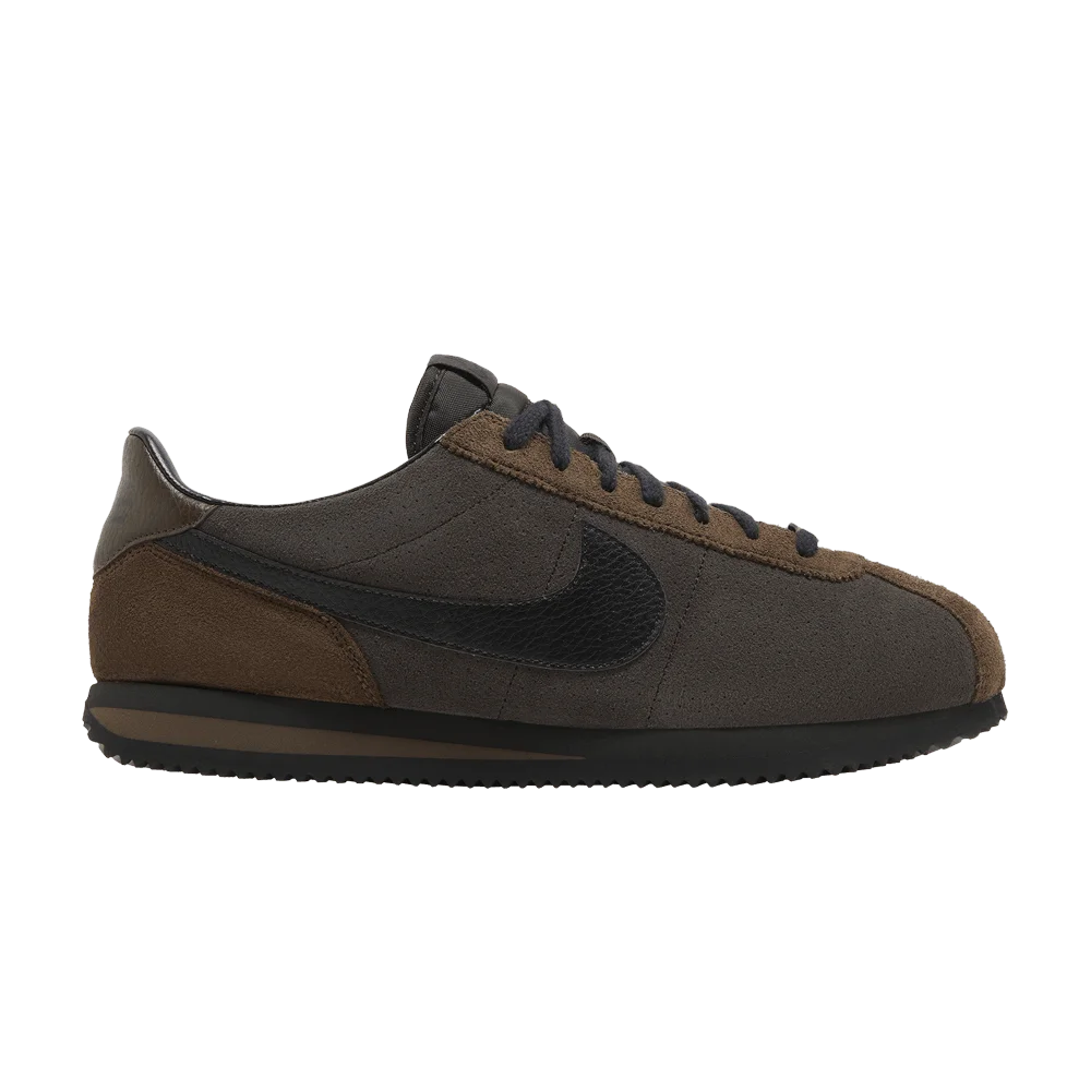 Krossovki-Nike-Cortez-Velvet-Brown