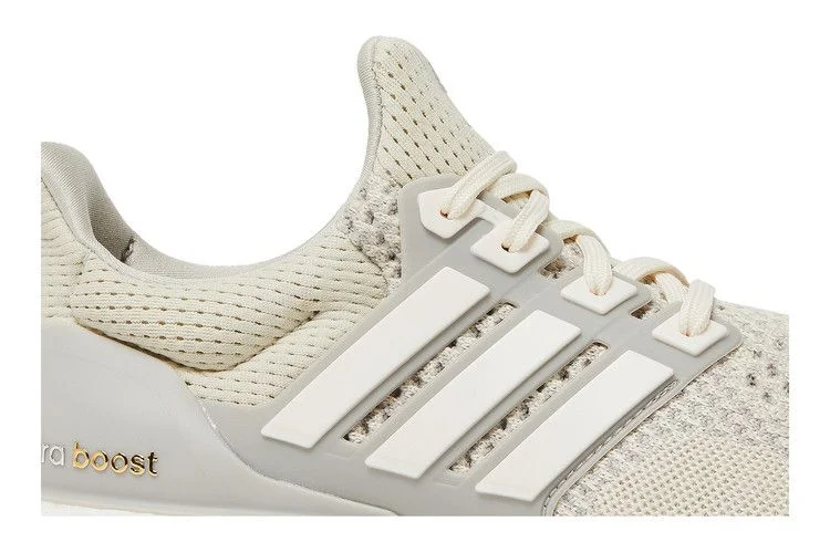 Krossovki-adidas-UltraBoost-1.0-Retro-Cream-2022-1