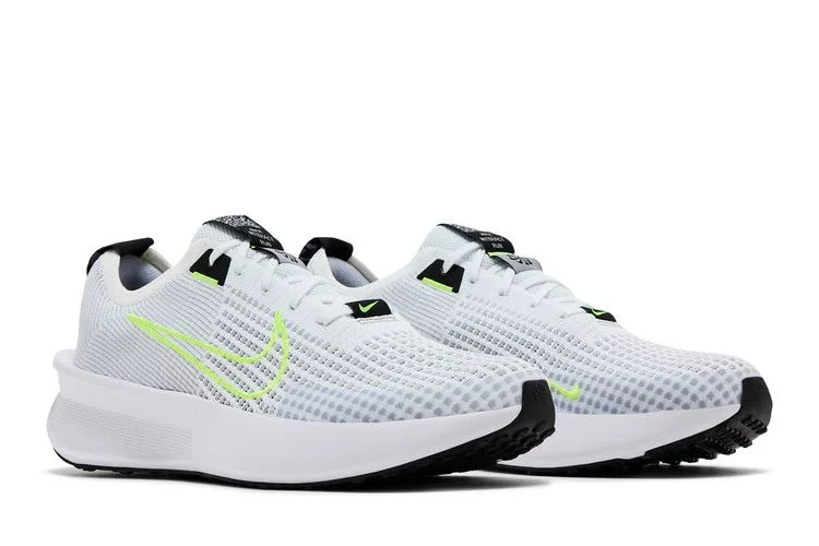 Krossovki-Nike-Interact-Run-White-Volt-7