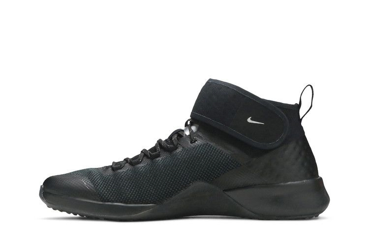 Кроссовки Nike Wmns Air Zoom Strong 2 Selfie 'Black Chrome'