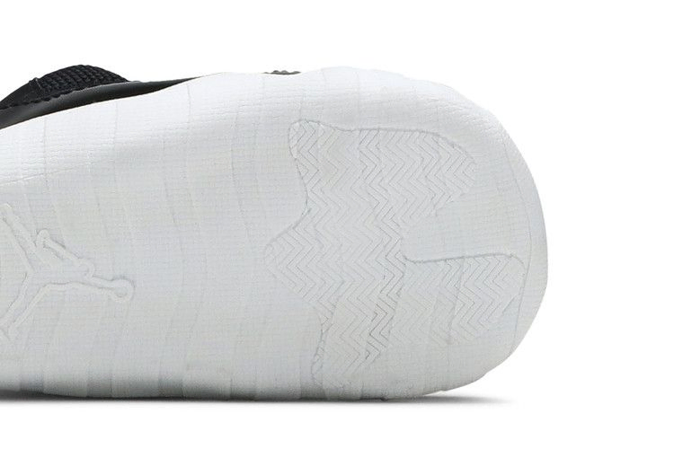 air-jordan-11-retro-cb-25th-anniversary-ci6165-011_04