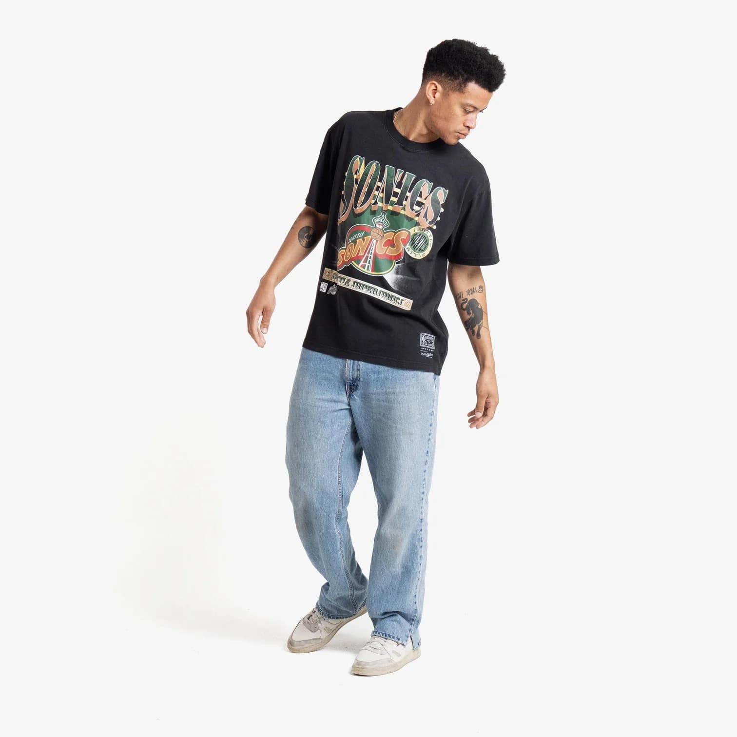 Mitchell-Ness-Seattle-Supersonics-In-The-Spotlight-Vintage-Hardwood-Classics-NBA-T-Shirt-2
