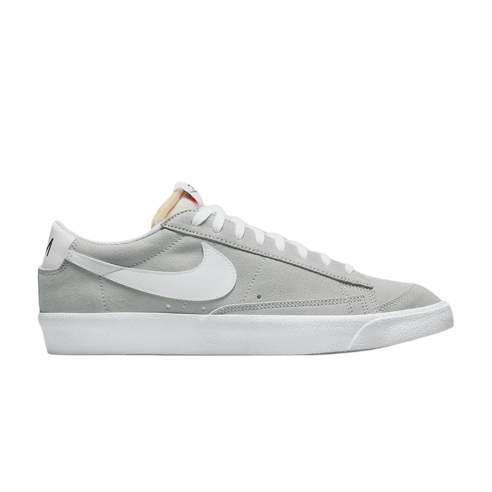 Krossovki-Nike-Blazer-Low-Grey-White