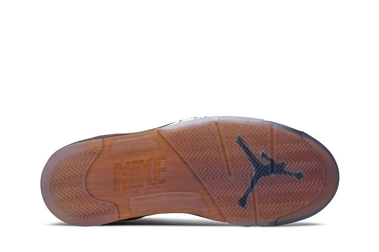 Krossovki-Trophy-Room-x-Air-Jordan-5-Retro-Friends-Family-3