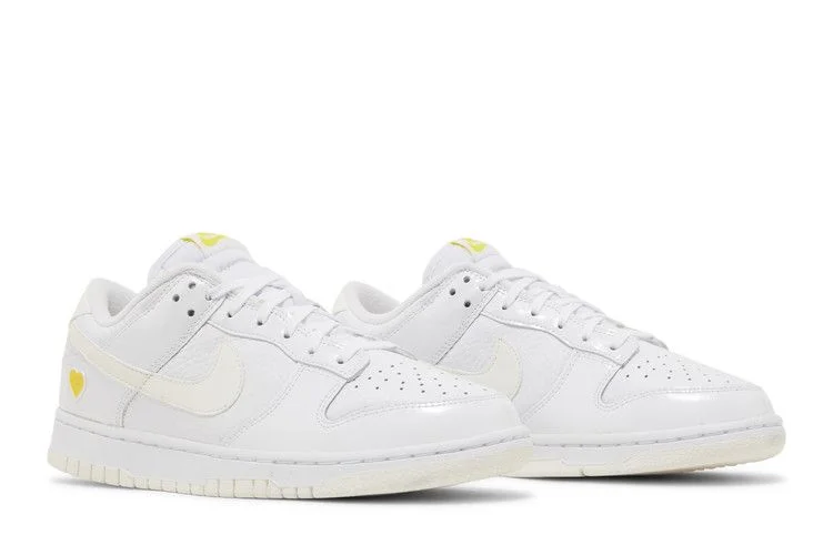 Krossovki-Nike-Wmns-Dunk-Low-Valentines-Day-Yellow-Heart-7
