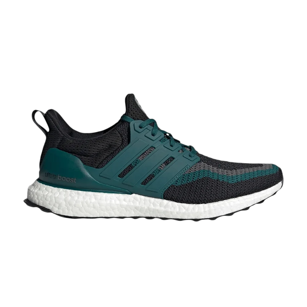 Krossovki-Arsenal-x-adidas-UltraBoost-DNA-Football-Pack