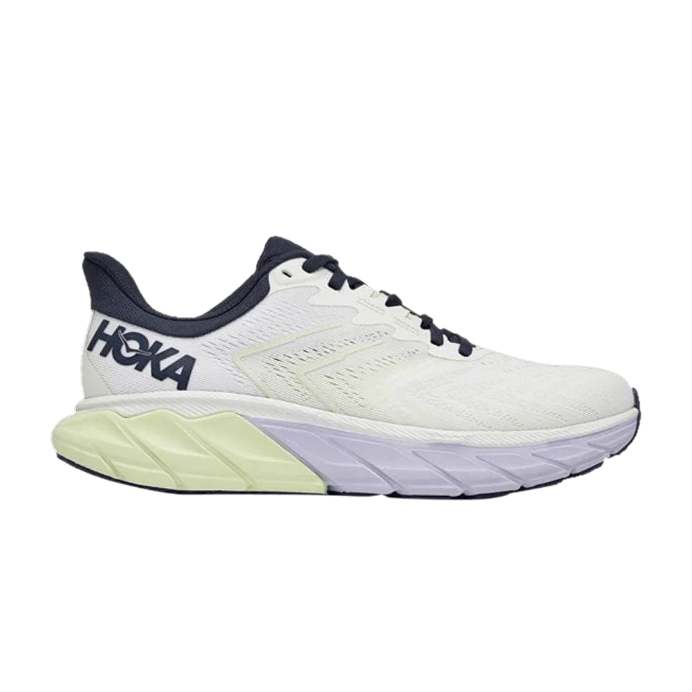 Krossovki-HOKA-Wmns-Arahi-5-Wide-Blanc-de-Blanc-Outer-Space
