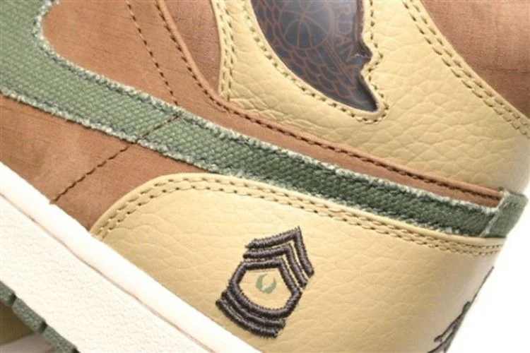 Krossovki-Air-Jordan-1-Retro-Armed-Forces-3