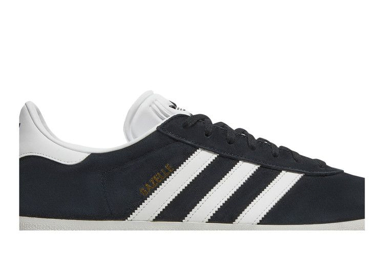 gazelle-shoes-032622_01