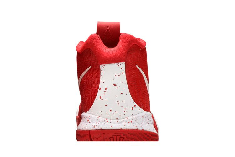 Кроссовки Nike Kyrie 4 'University Red'