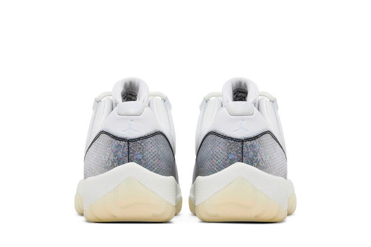 air-jordan-11-low-year-of-the-snake-hq7000-001_05