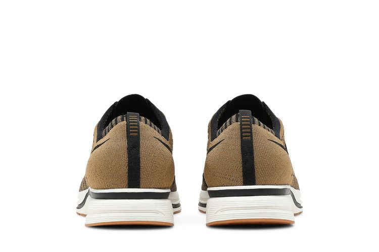 flyknit-trainer-ah8396-203_05