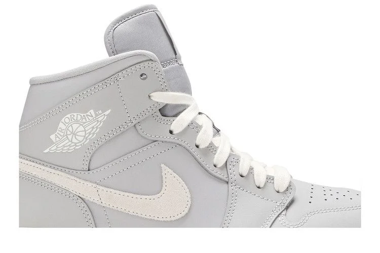 Кроссовки Wmns Air Jordan 1 Mid 'Grey Light Bone'