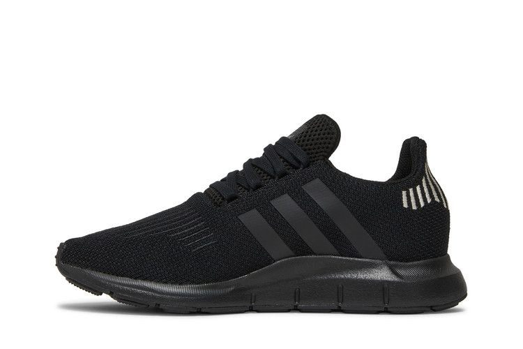 Кроссовки adidas Wmns Swift Run 'Triple Black'