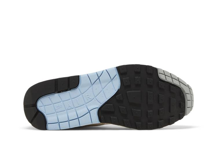 wmns-air-max-1-safari-summit-white-fb5059-100_03