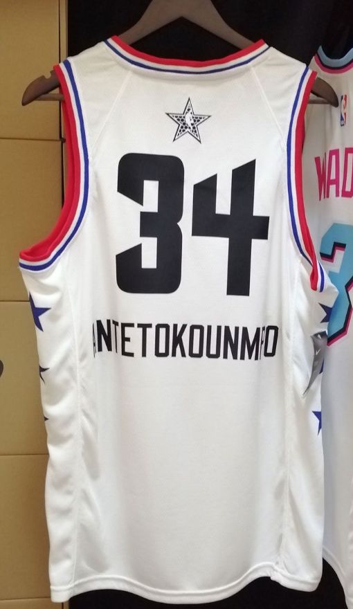 Giannis-Antetokounmpo-Bucks-34-2019-All-Star-White-2