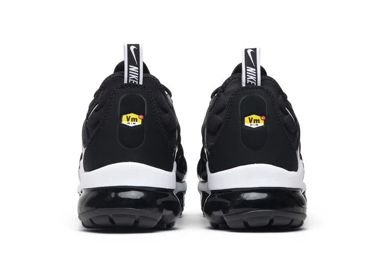Кроссовки Nike Air VaporMax Plus 'Overbranding'