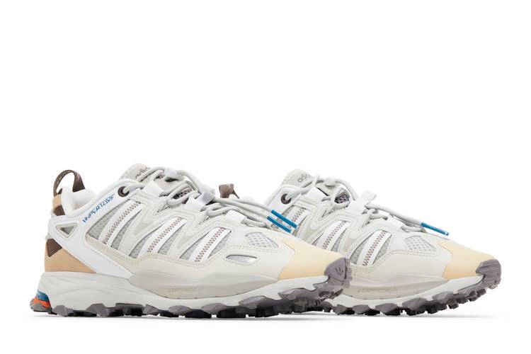 hyperturf-adventure-trace-grey-beige-hq4313_07