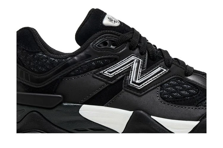 Krossovki-New-Balance-9060-Big-Kid-Black-Silver-Shoe-Palace-Exclusive-1