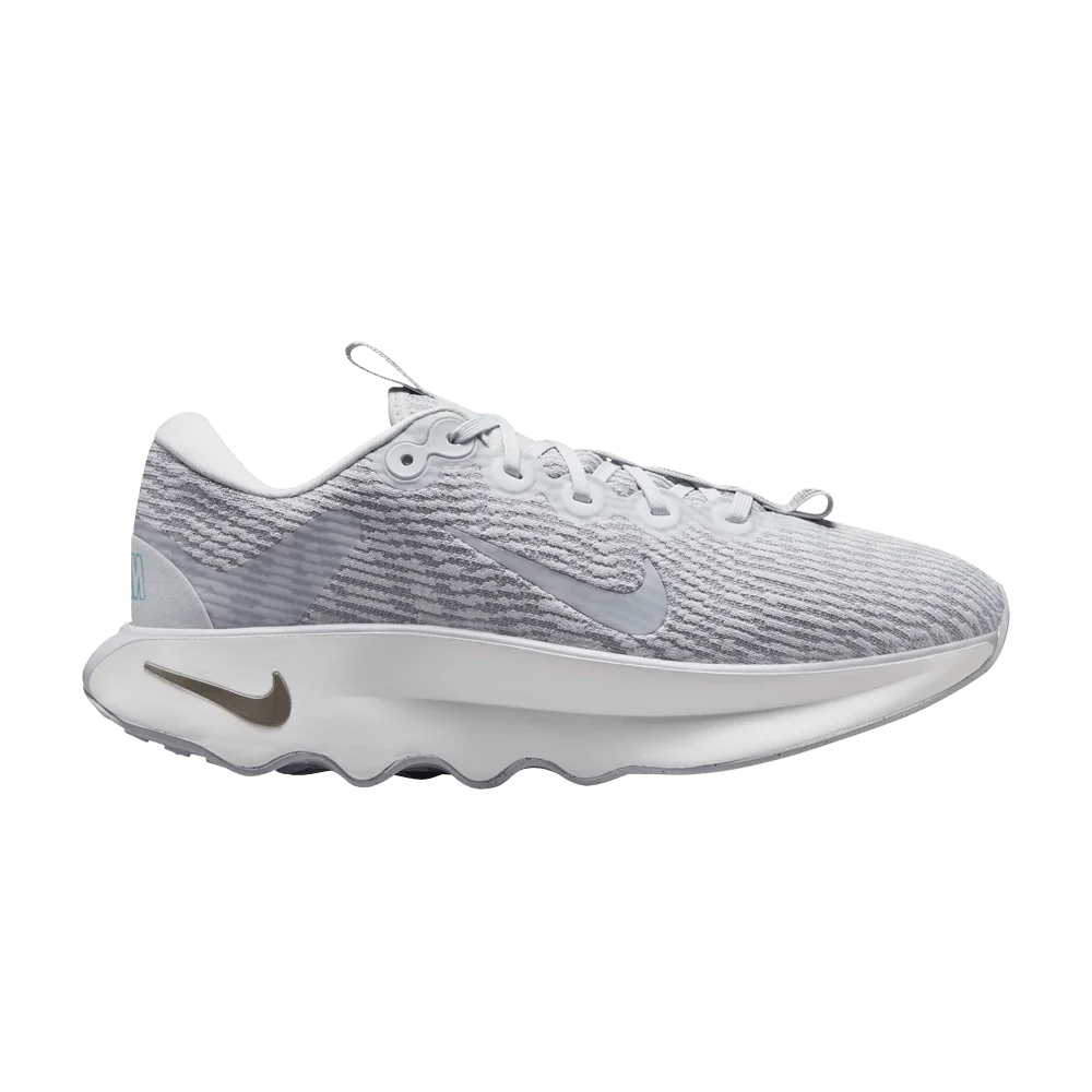 Кроссовки Nike Wmns Motiva 'Photon Dust'