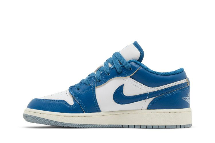 air-jordan-1-low-se-gs-industrial-blue-fn9137-141_02