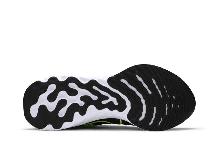 react-infinity-run-flyknit-2-volt-black-ct2357-700_03