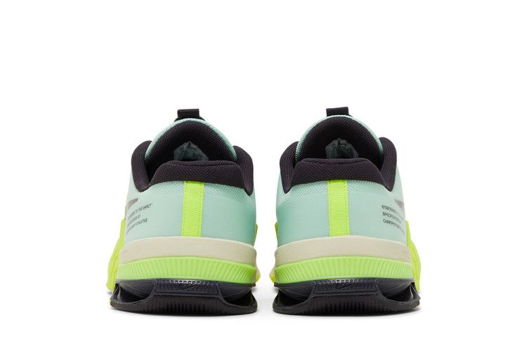 metcon-8-mint-foam-volt-do9328-300_05