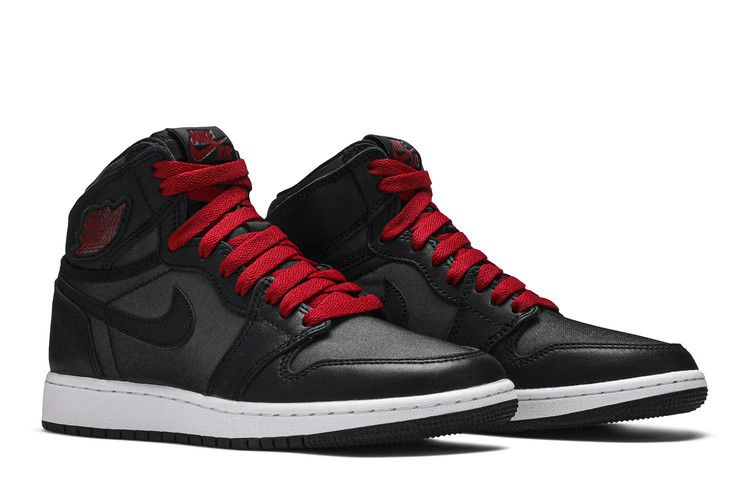 air-jordan-1-retro-high-og-bg-black-satin-575441-060_07