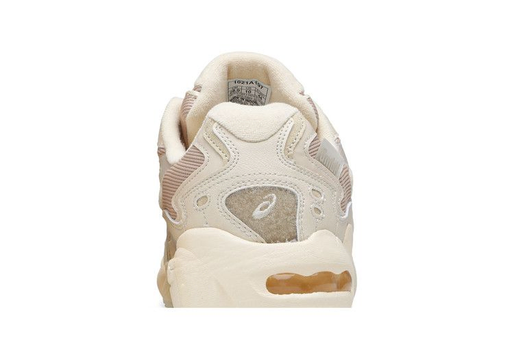 gmbh-x-gel-kayano-5-og-seashell-1021a197-800_06