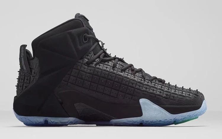 Krossovki-Nike-LeBron-12-EXT-Rubber-City-4
