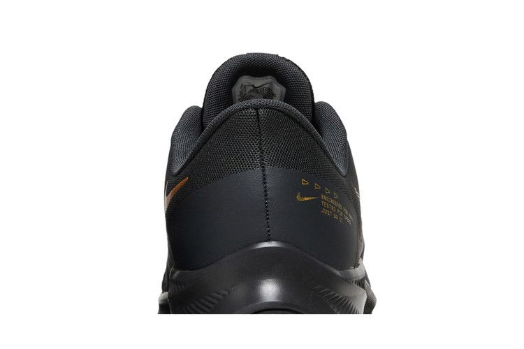 Кроссовки Nike Quest 4 'Black Metallic Gold'