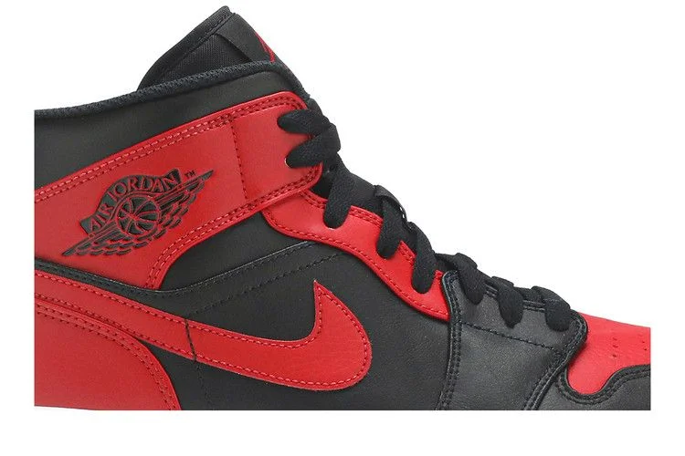 Кроссовки Air Jordan 1 Mid 'Banned'