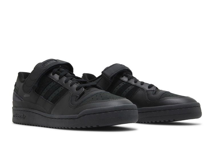 forum-low-triple-black-hq6807_07