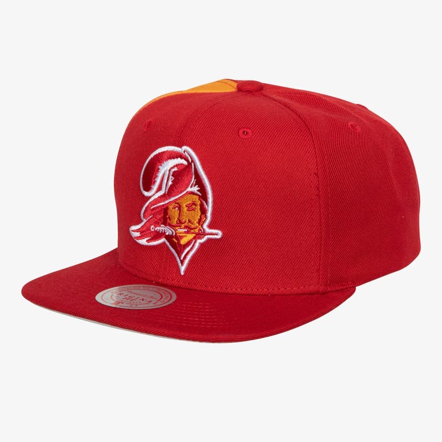 Бейсболка Mitchell & Ness Red Tampa Bay Buccaneers Tapestry Snapback Hat