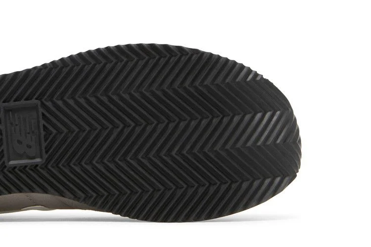 Krossovki-New-Balance-720-Marblehead-4