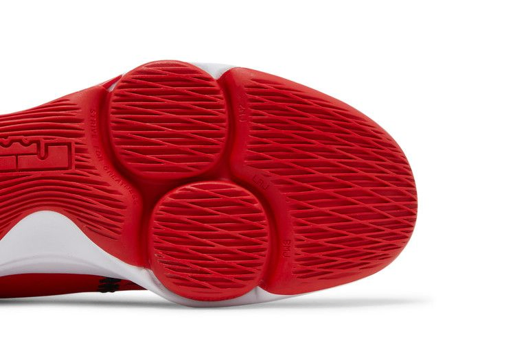 Кроссовки Nike LeBron Witness 5 'University Red'