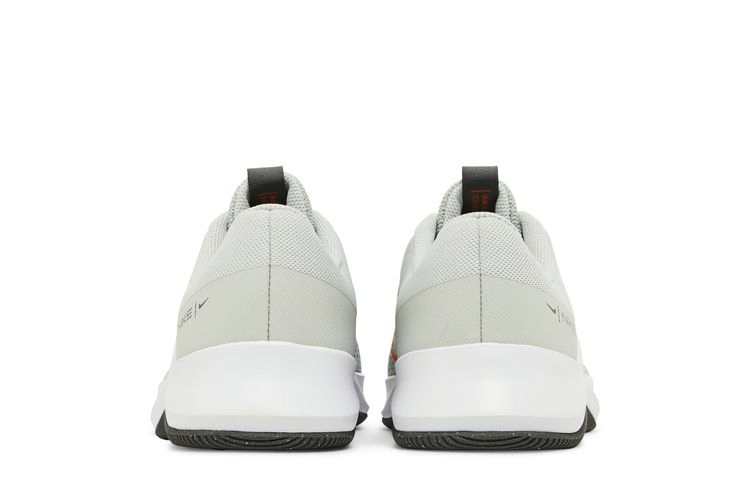 Кроссовки Nike MC Trainer 2 'Light Silver Bright Mandarin'