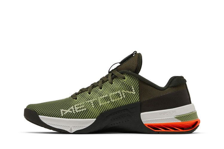 metcon-8-cargo-khaki-do9328-301_02