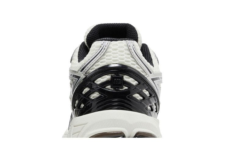 Кроссовки New Balance 1906R Big Kid 'Silver Metallic Black'