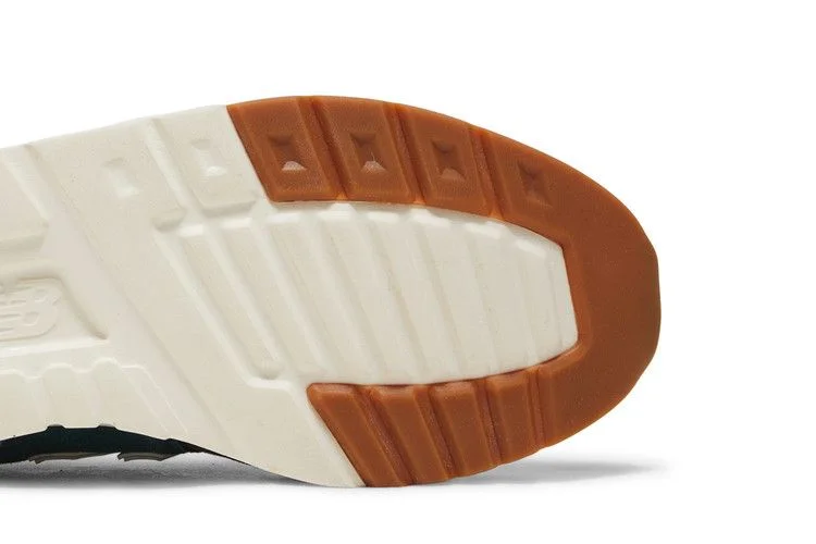 Krossovki-J.Crew-x-New-Balance-997H-Trek-4