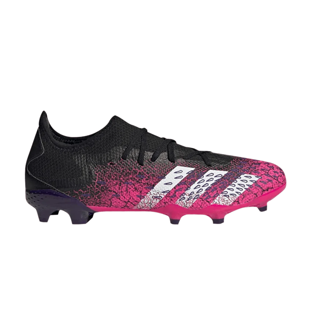Krossovki-Adidas-Predator-Freak.3-FG-Demonscale-Shock-Pink