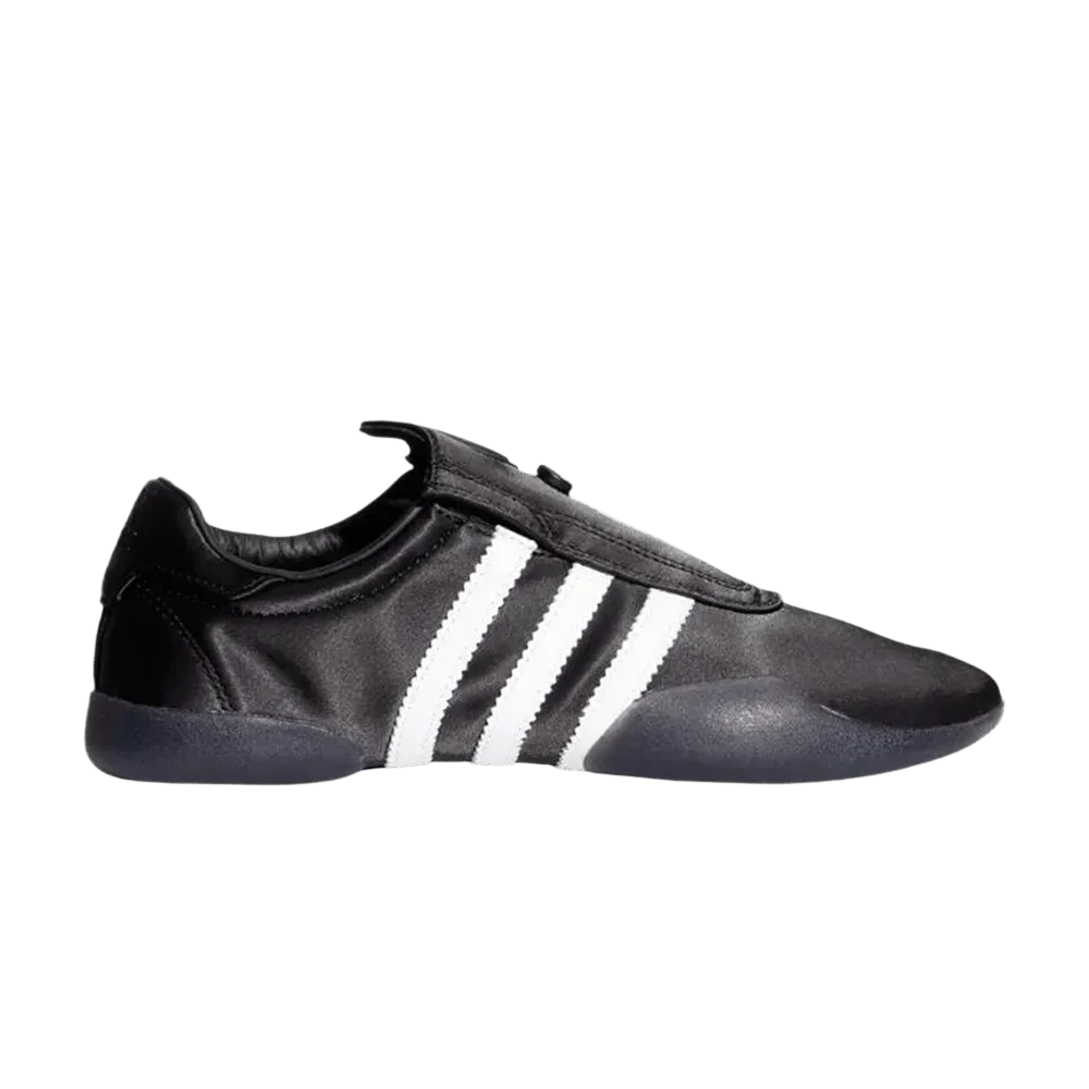 Кроссовки atmos pink x adidas Wmns Taekwondo Mei 'Black Ribbon'
