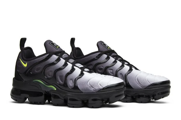 Krossovki-Nike-Air-VaporMax-Plus-Neon-95-7